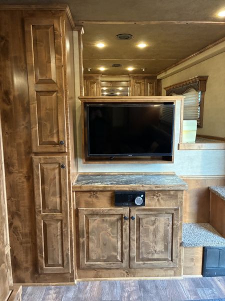 Used 2020 4-Star 3 Horse 15' Living Quarter Horse Trailer