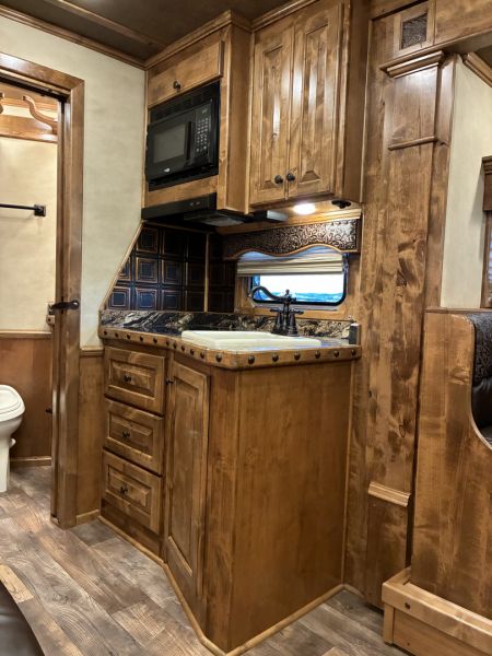 Used 2020 4-Star 3 Horse 15' Living Quarter Horse Trailer