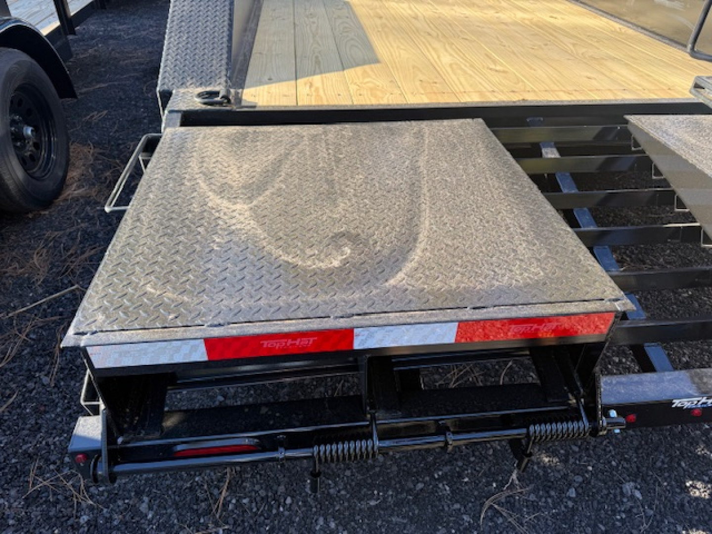 New 2026 Top Hat Trailers 22x102" GNWDO 14K Flatbed Trailer