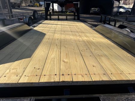 New 2026 Top Hat Trailers 22x102" GNWDO 14K Flatbed Trailer
