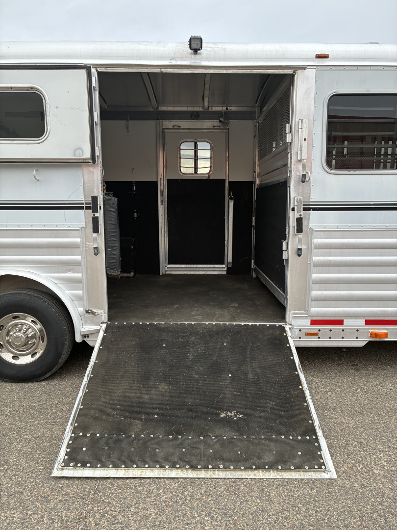 Used 2007 4-Star 6-7 Head to Head Horse Trailer