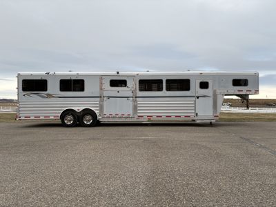 Used 2007 4-Star 6-7 Head to Head Horse Trailer