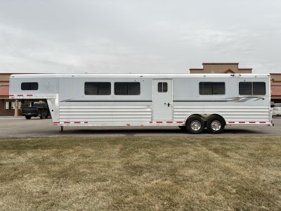Used 2007 4-Star 6-7 Head to Head Horse Trailer