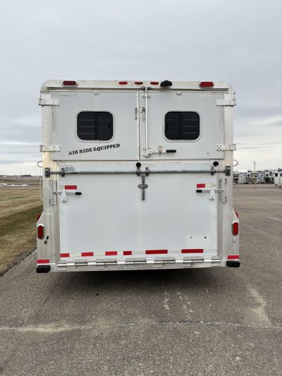 Used 2007 4-Star 6-7 Head to Head Horse Trailer