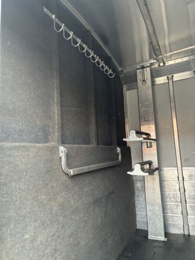 Used 2007 4-Star 6-7 Head to Head Horse Trailer