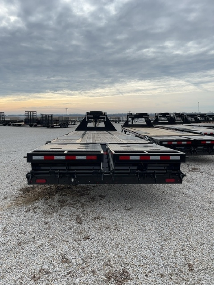 New 2026 Sure-Trac 8.5 x 30 (25+5) 25.9K HD Low Profile Gooseneck Beavertail w/ Hydraulic Landing Gear Deckover Trailer
