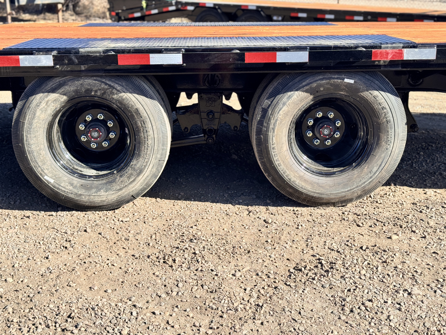 New 2026 Southland Trailers 8.5-32 Engineered Beam Gooseneck Deckover Equipment Hauler W/ 6' Max Ramps and HDSS 25K GVWR