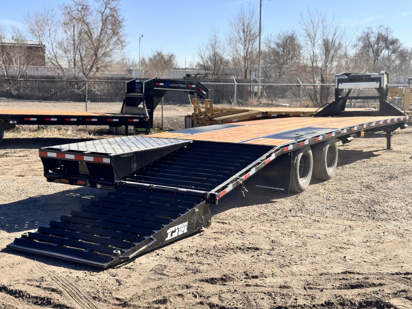 New 2026 Southland Trailers 8.5-32 Engineered Beam Gooseneck Deckover Equipment Hauler W/ 6' Max Ramps and HDSS 25K GVWR