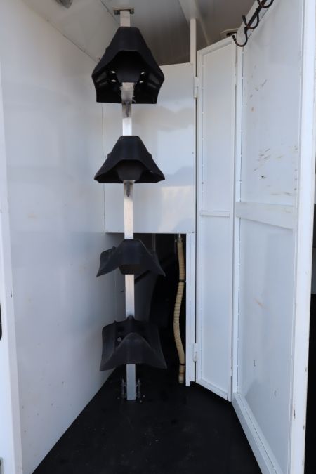 Used 2014 Bison Trailers 4Horse LQ Horse Trailer