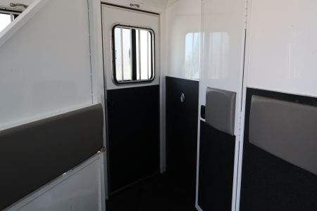 Used 2014 Bison Trailers 4Horse LQ Horse Trailer