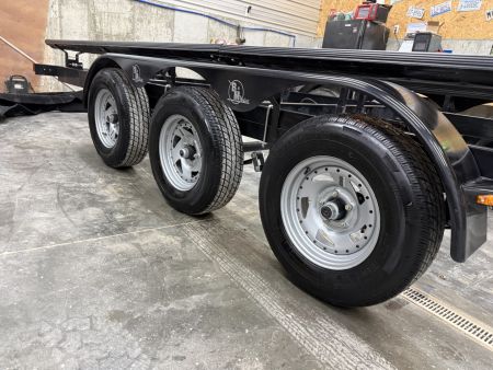 New 2027 Haul-Rite Trailers FS28TRI-10.5 Tritoon Pontoon Boat