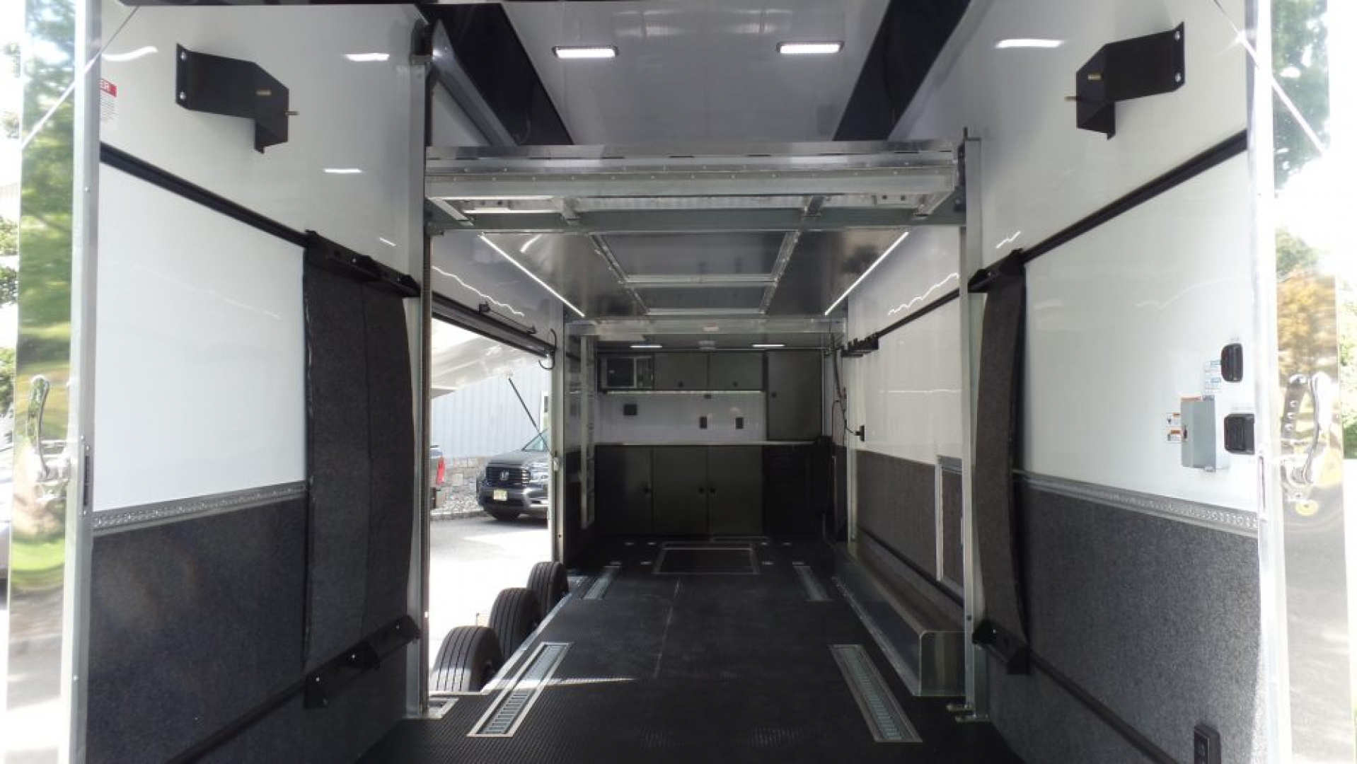 New 2025 ATC CUSTOM / 30FT Stacker