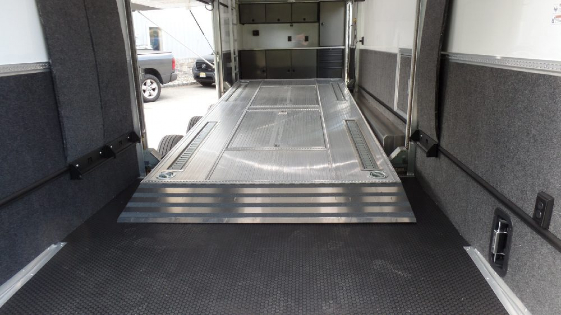 New 2025 ATC CUSTOM / 30FT Stacker