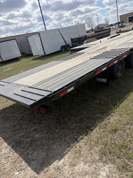 Used 2024 Diamond C Trailers 44’ hydraulic dovetail Flatbed Trailer
