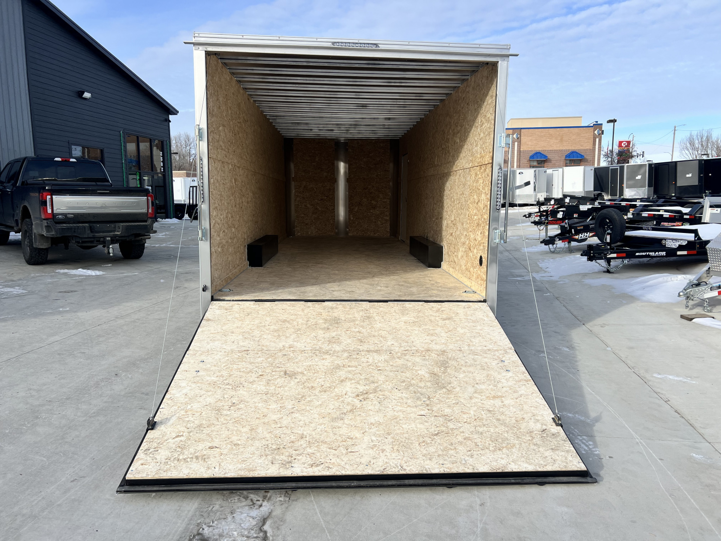 New NEW 2027 Bighorn R&M 8.5x24 +2V SUPERIOR QUALITY 14K Enclosed 7 ft Cargo Trailer Car Hauler