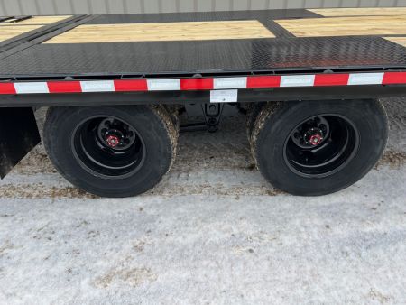 New 2026 Midsota 36' Gooseneck Hydraulic Tail Flatbed Trailer