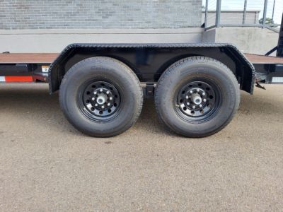 New 2025 Diamond C Trailers HEQ207 Equipment Trailer