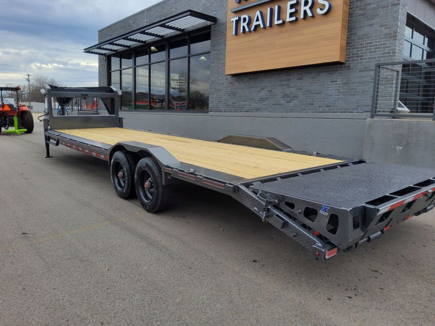 New 2025 Diamond C Trailers LPX210-GN Equipment Trailer