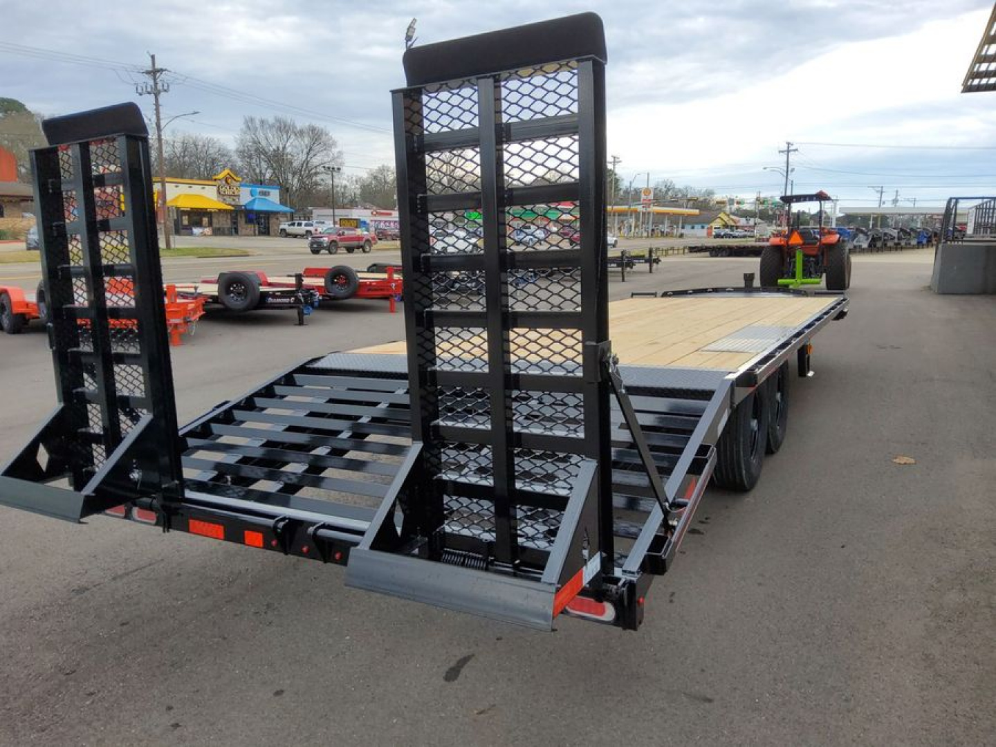 New 2025 Diamond C Trailers DEC207 Equipment Trailer