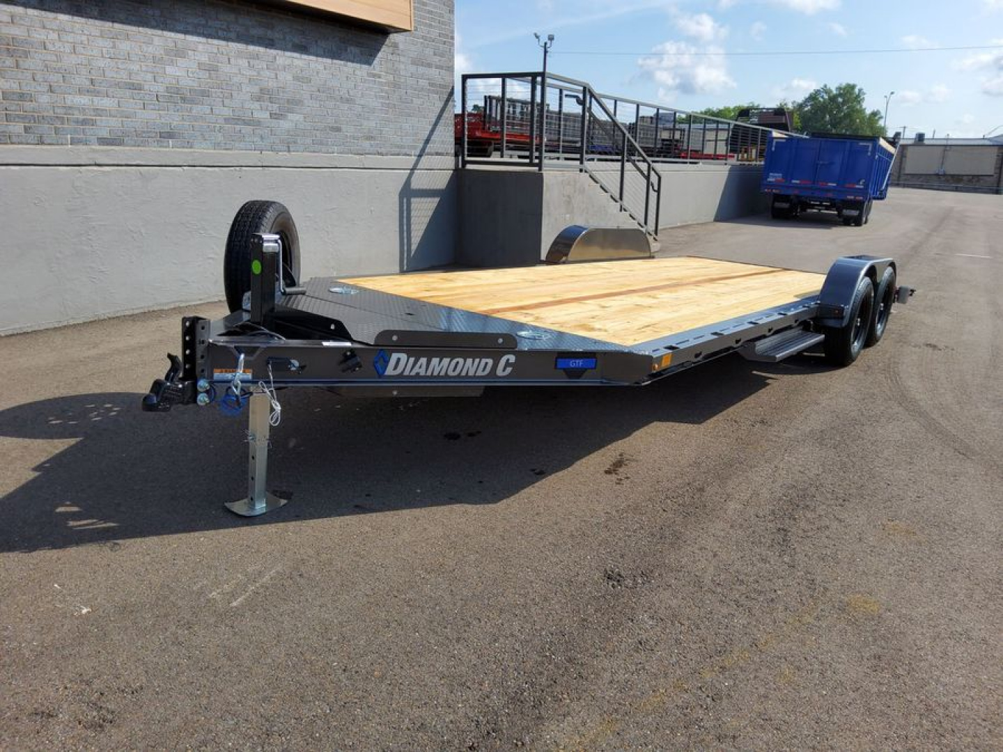 New 2025 Diamond C Trailers GTF235 Car Hauler