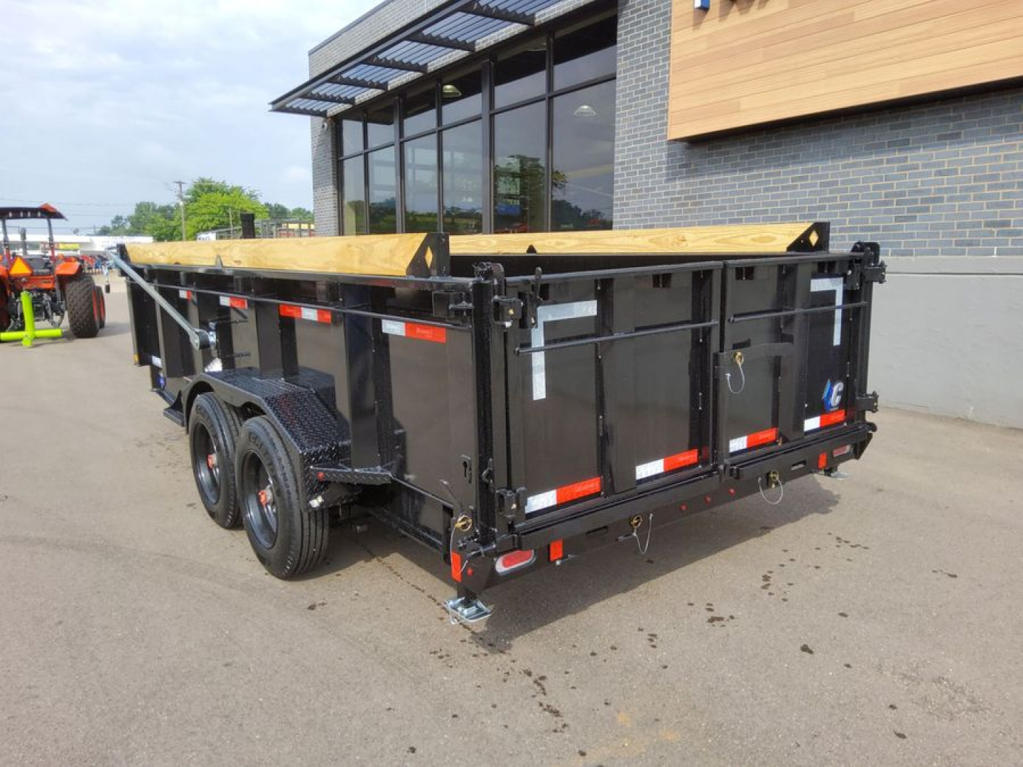 New 2025 Diamond C Trailers LPT208 Dump Trailer