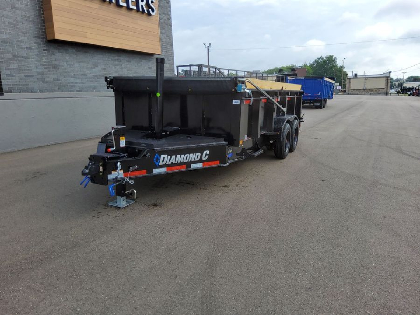 New 2025 Diamond C Trailers LPT208 Dump Trailer