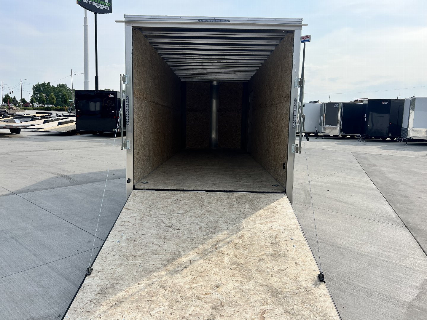 New 2026 Bighorn R&M 7x20+2’V 7K 7ft tall SUPERIOR QUALITY Contractor Model Rear Ramp Enclosed Cargo Trailer