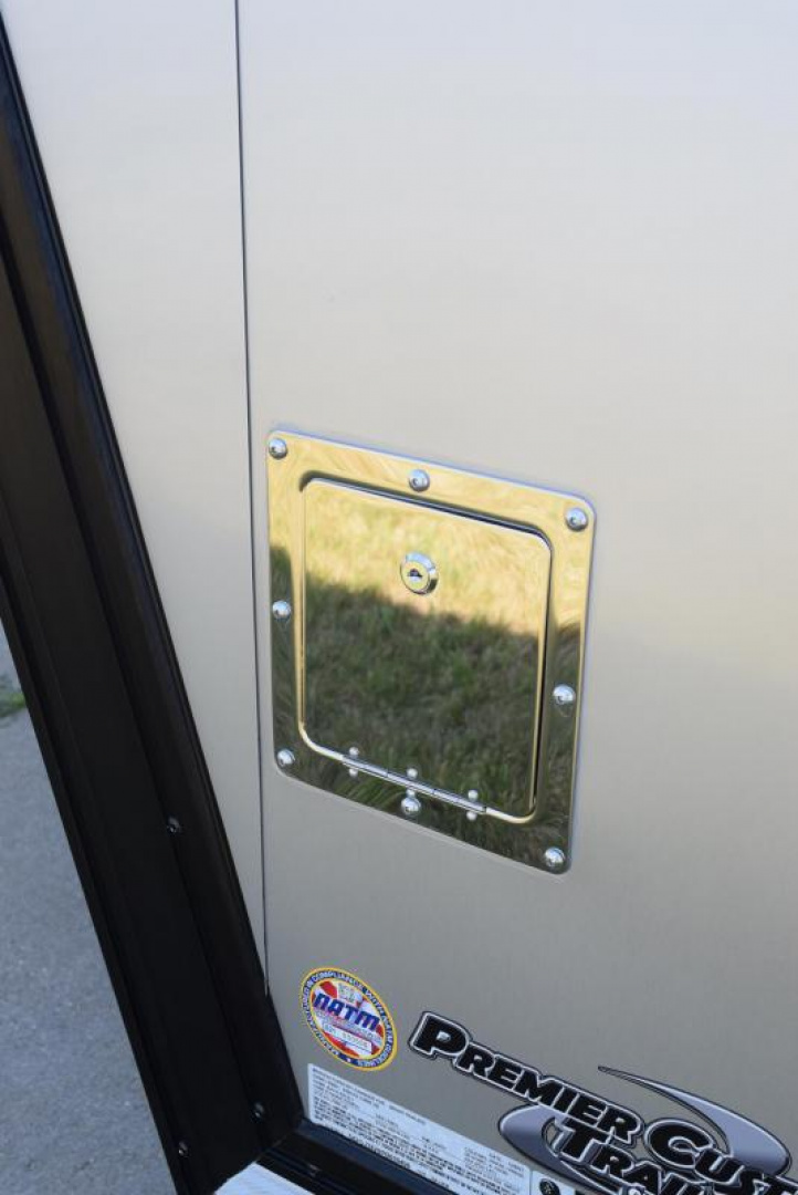 New BRAVO 8.5x38' *MIDNIGHT EDITION* STAR GOOSENECK RACE TRAILER