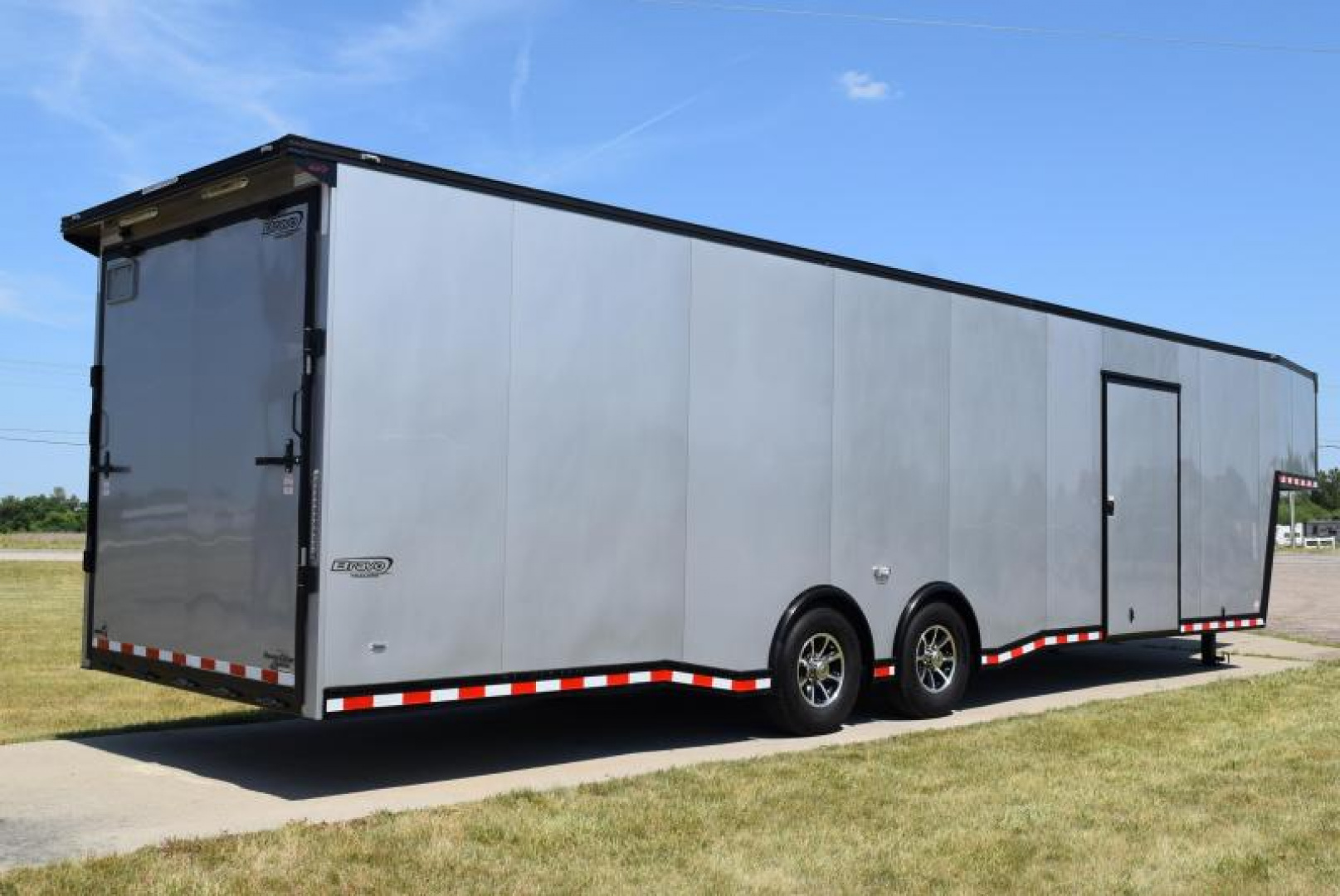 New BRAVO 8.5x38' *MIDNIGHT EDITION* STAR GOOSENECK RACE TRAILER