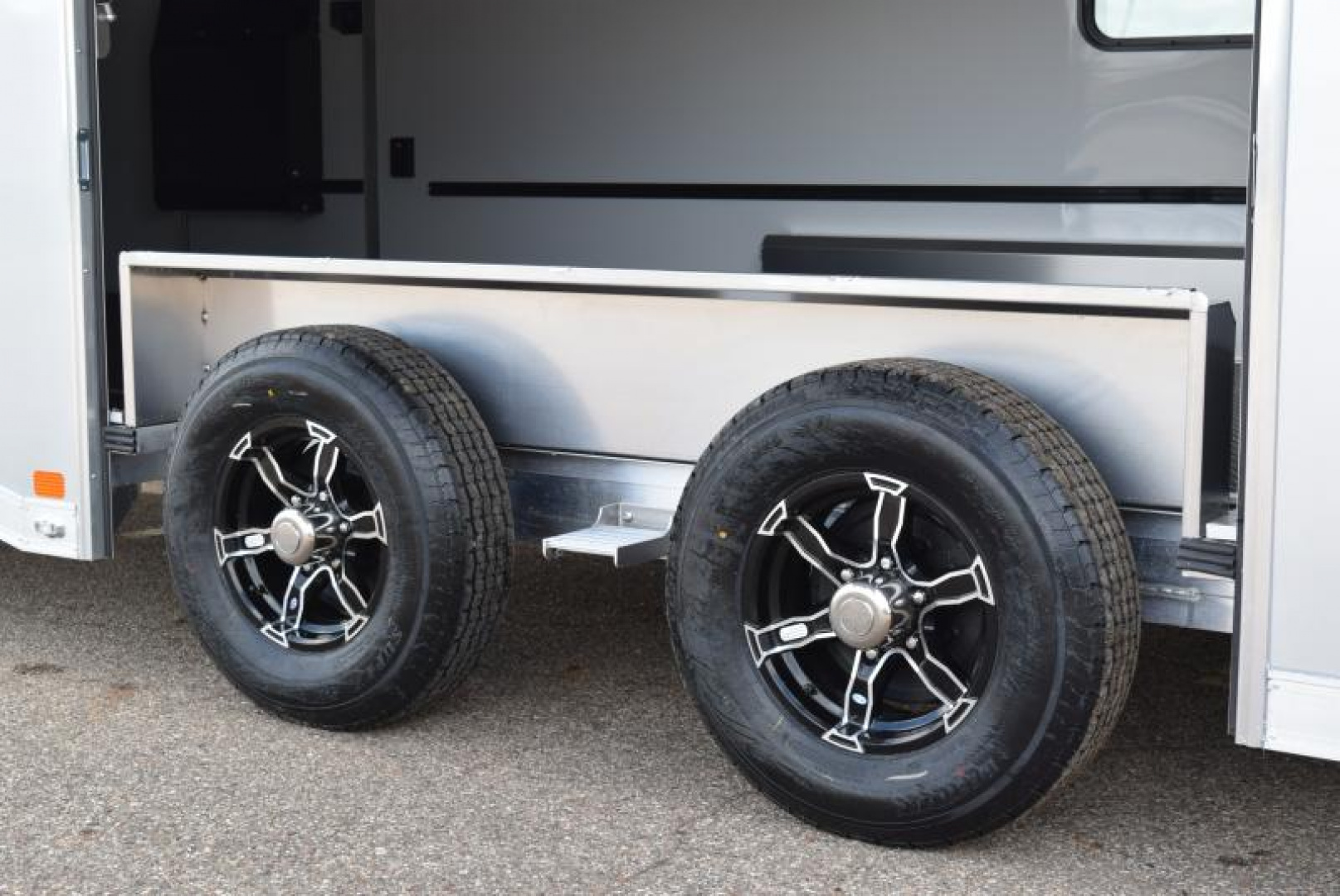 9×24 Car Hauler Trailer photo 8