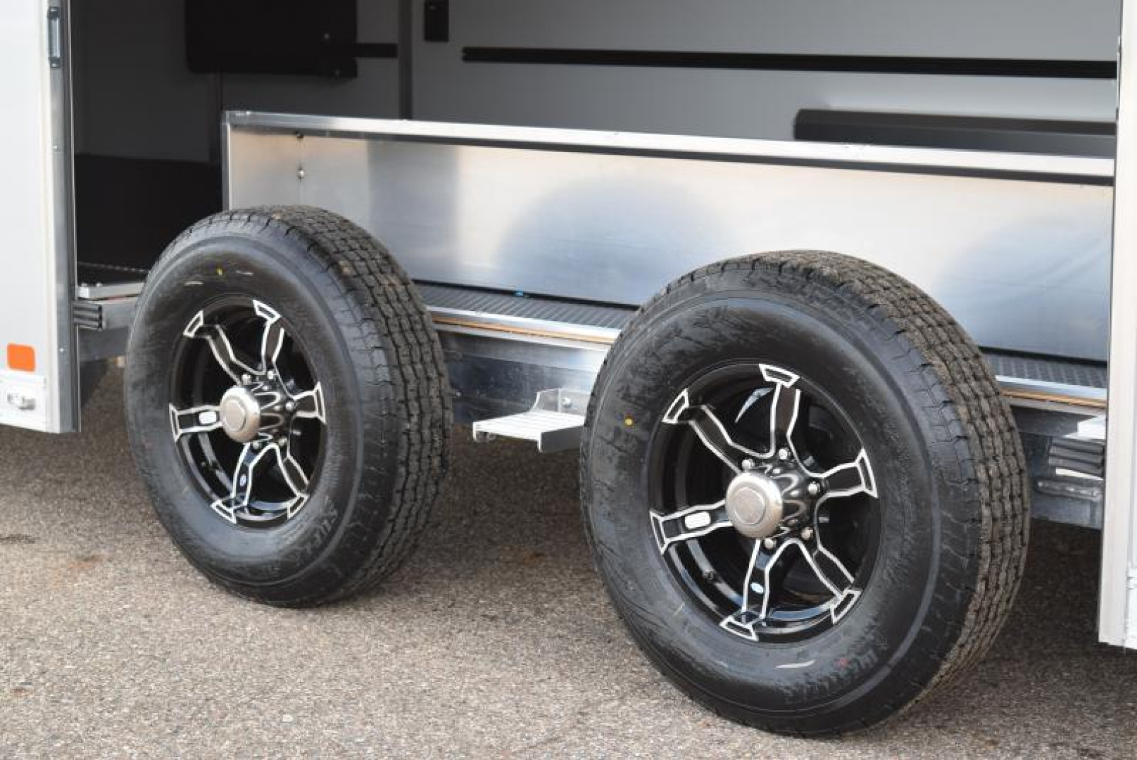 9×24 Car Hauler Trailer photo 9