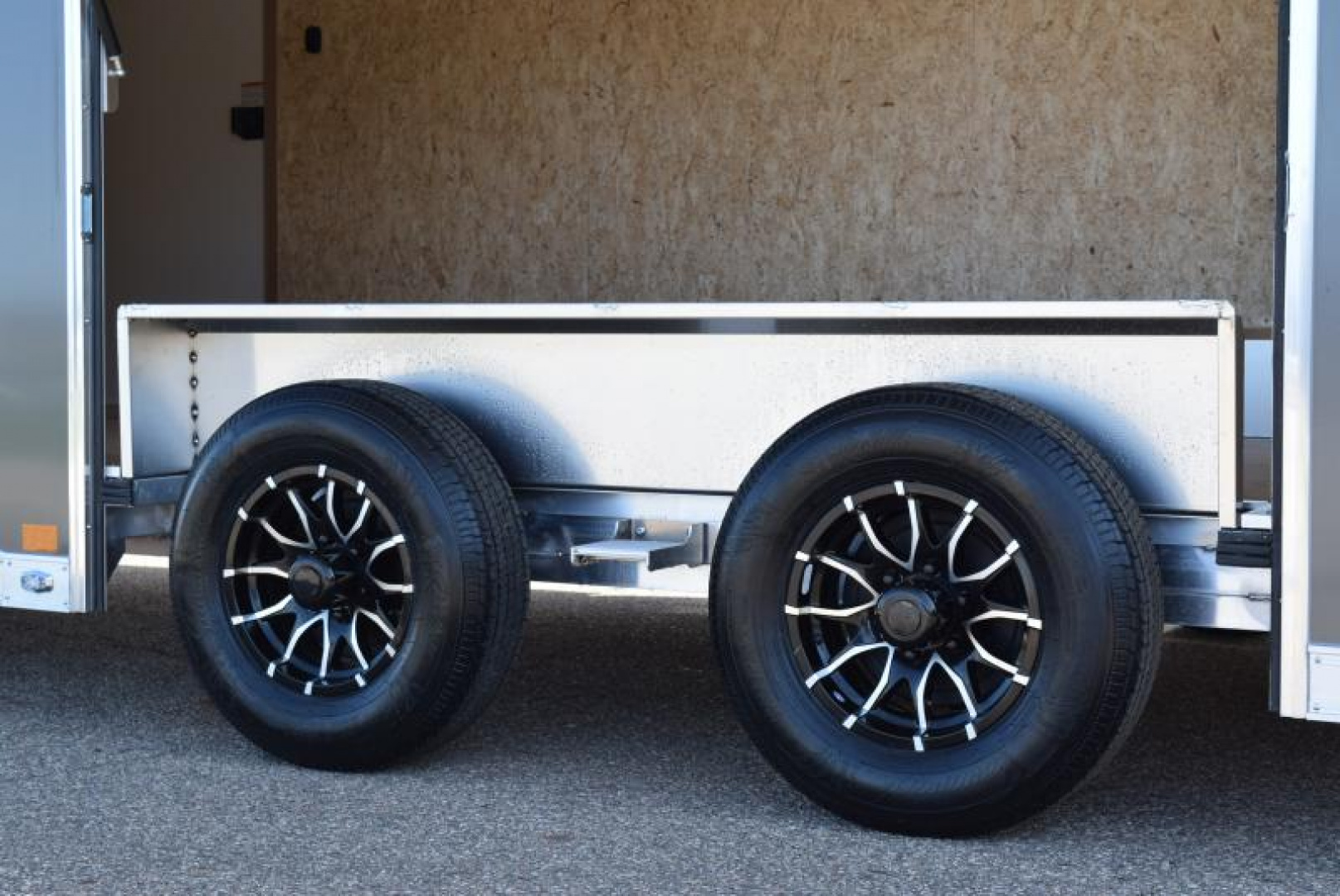 9×24 Car Hauler Trailer photo 8