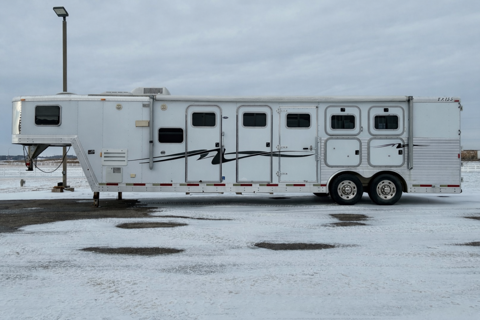 Used 2003 Exiss Trailers XT/316 LQ Horse Trailer