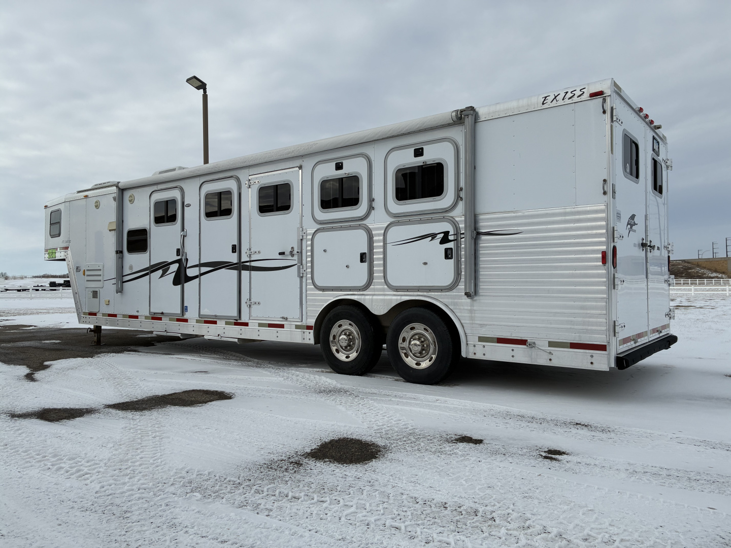 Used 2003 Exiss Trailers XT/316 LQ Horse Trailer