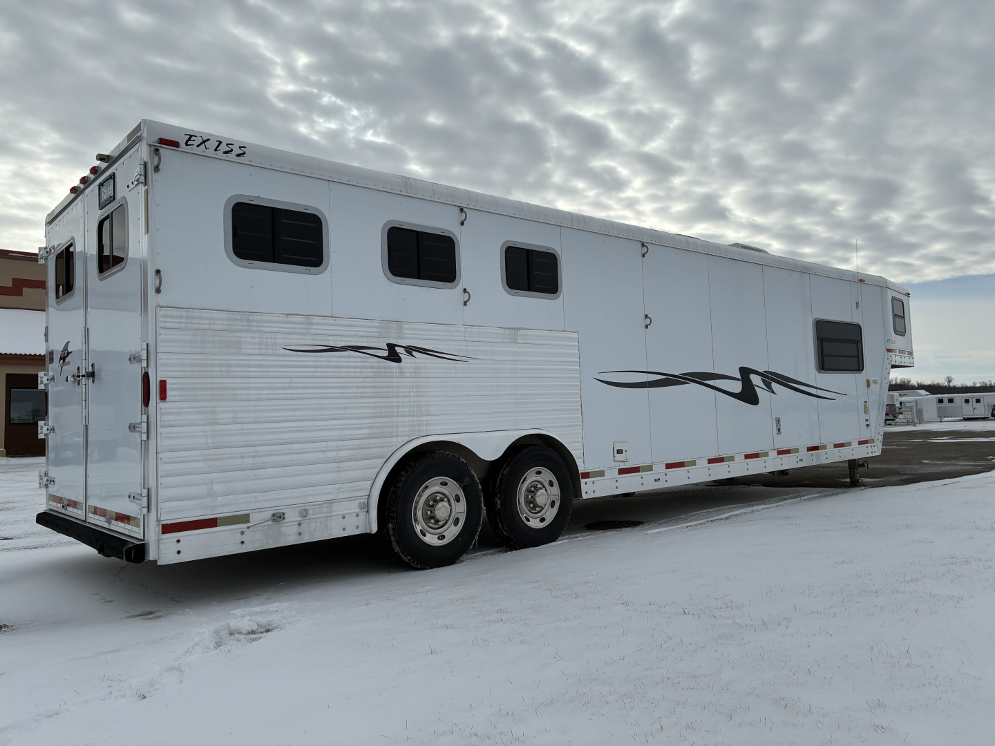 Used 2003 Exiss Trailers XT/316 LQ Horse Trailer