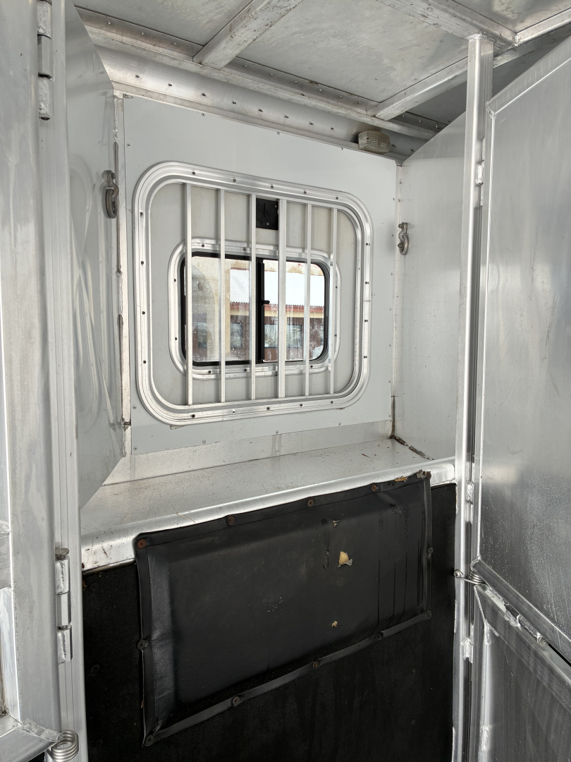 Used 2003 Exiss Trailers XT/316 LQ Horse Trailer