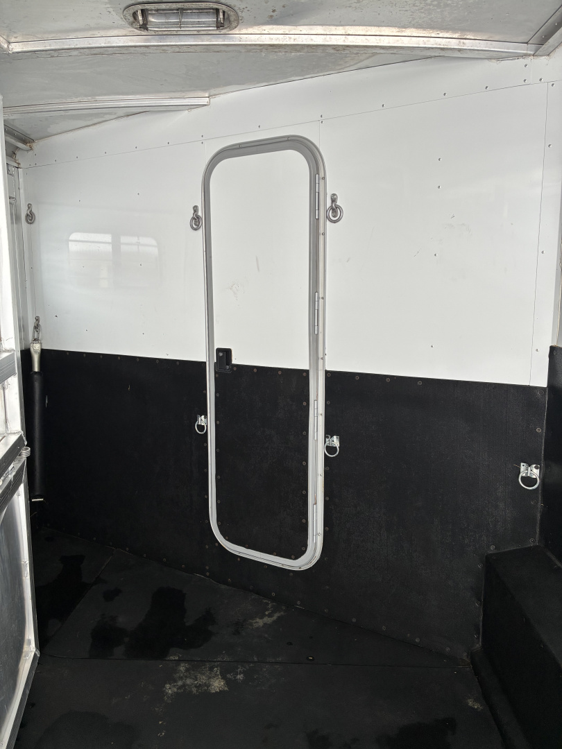 Used 2003 Exiss Trailers XT/316 LQ Horse Trailer