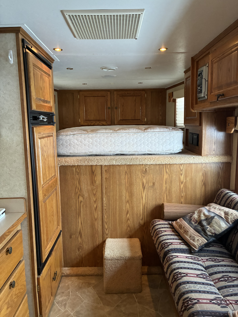 Used 2003 Exiss Trailers XT/316 LQ Horse Trailer
