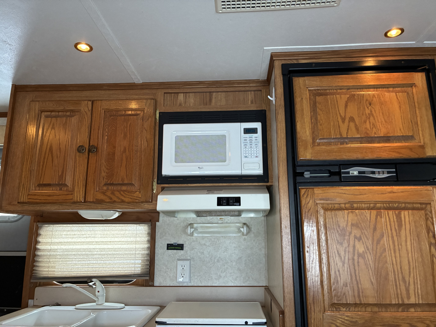 Used 2003 Exiss Trailers XT/316 LQ Horse Trailer
