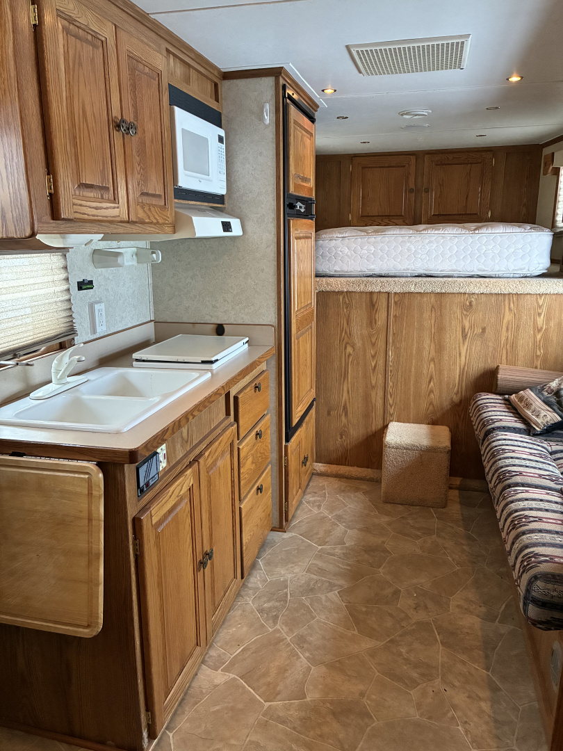 Used 2003 Exiss Trailers XT/316 LQ Horse Trailer