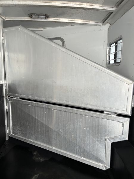 Used 2003 Exiss Trailers XT/316 LQ Horse Trailer