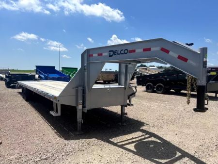 New 2026 Delco Trailers 32' Deckover w/Mega Ramps  Gooseneck  Flatbed Trailer