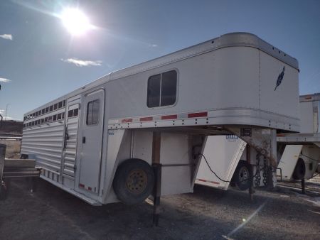 Used 2015 Featherlite Trailers Model 8413 28' Stock Combo Trailer