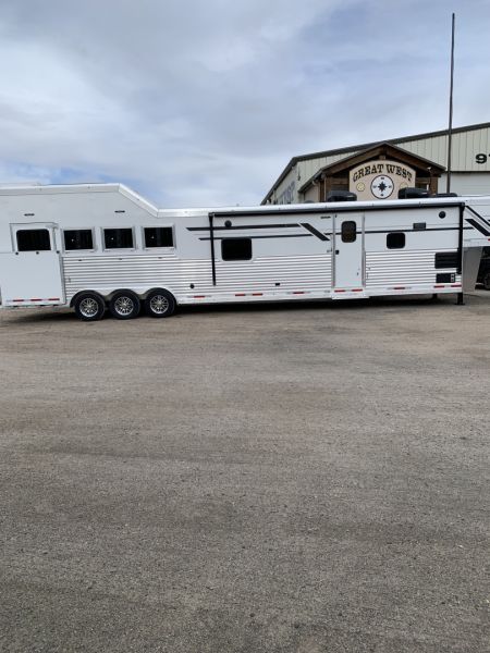 New 2026 SMC L8420BBFKT 20' Short Wall, Slide out with Side Load