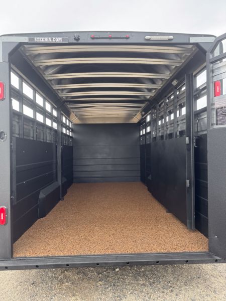 New 2026 Logan Coach 20' GN Stockman Combo