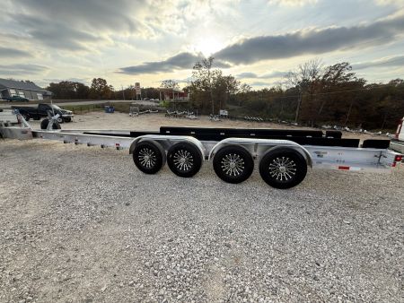 New 2027 WaterMade Boat Trailers WM40-42 Q32K Torsion Power Boat