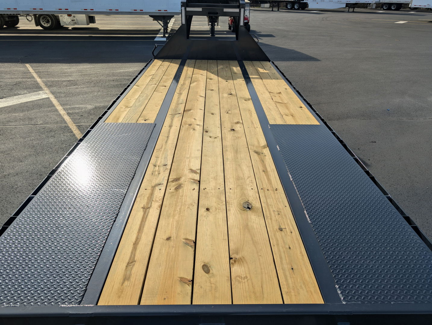 9×25 Equipment Flatbed Trailer photo 7