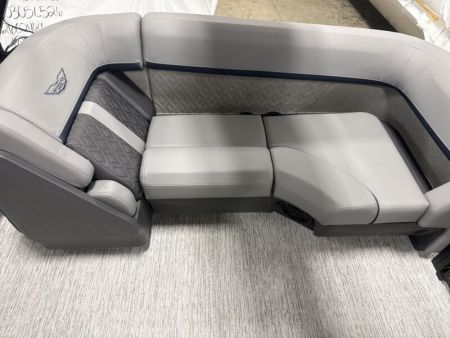 New 2026 Bennington 22' M Series Fastback Tri-toon Boat