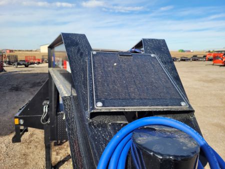 New 2026 Load Trail 102"x32' Gooseneck Hyd Dovetail Trailer