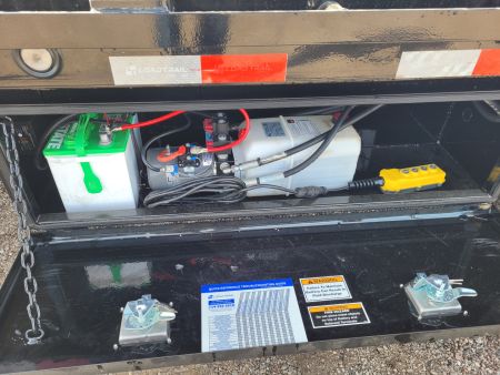 New 2026 Load Trail 102"x32' Gooseneck Hyd Dovetail Trailer